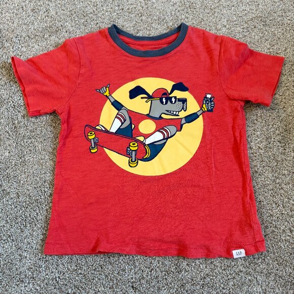 GAP Boys’ Graphic Tee Red Skateboarding Dog Size 5 - Picture 1 of 7